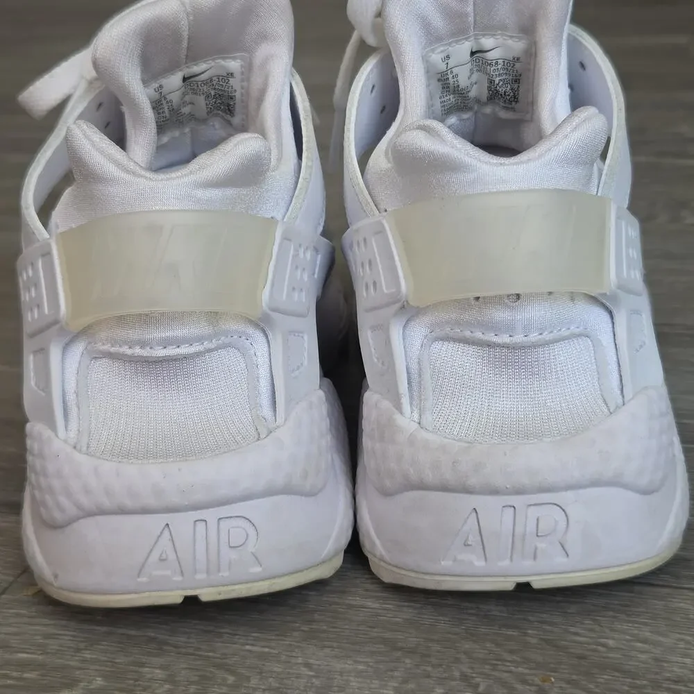 B2 Nike Air Huarache Triple White Women's US 7 Running Shoes (DD1068-102)